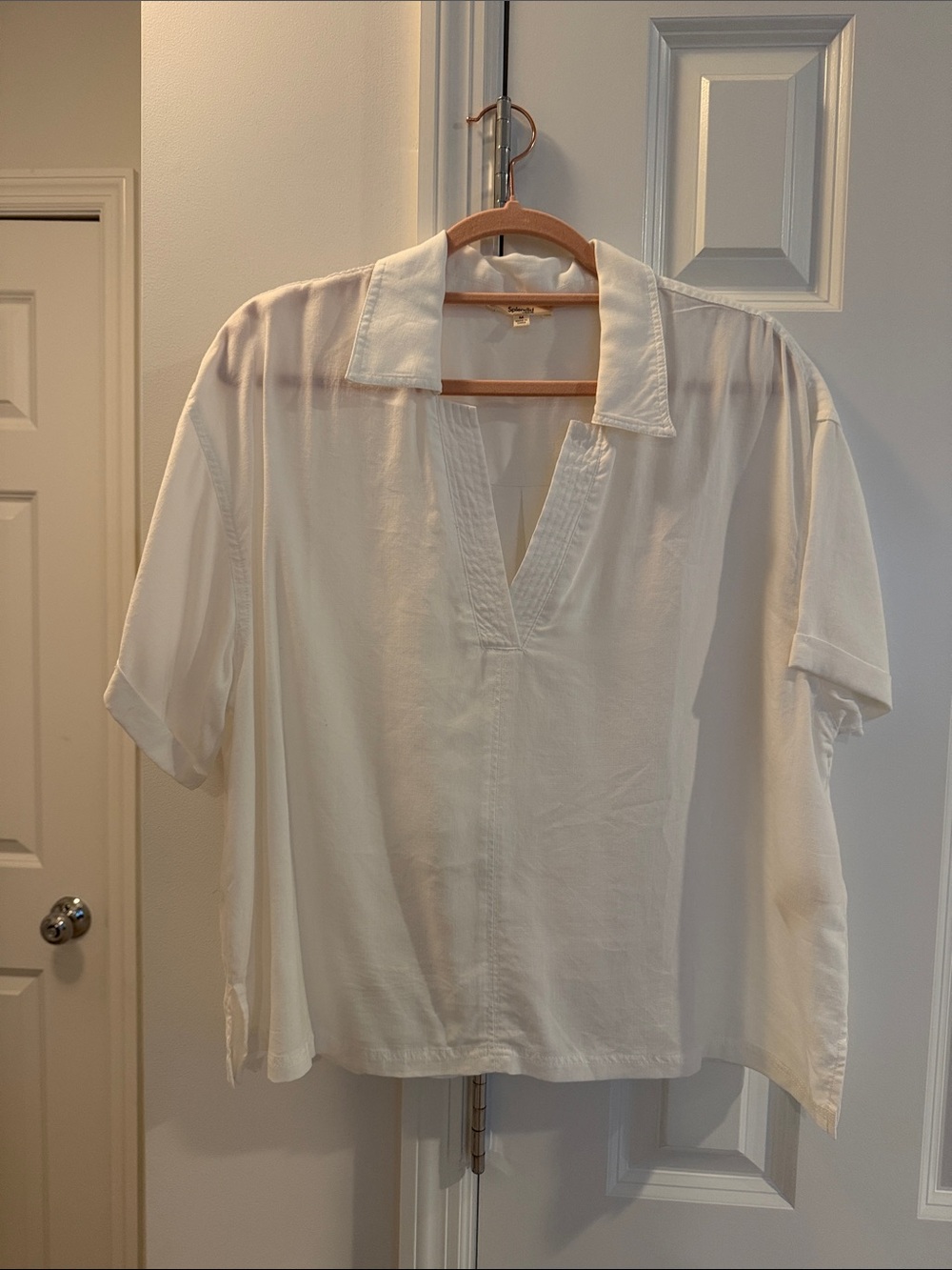 NWOT Splendid Women's White V-Neck Collared Blouse Size M